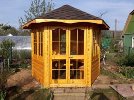 Беседка застекленная закрытого типа садовая из дерева для дачи 0152