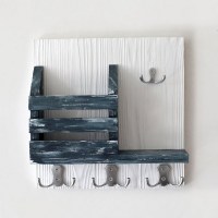 Ключница настенная из дерева 0030