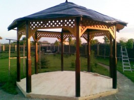 Беседка садовая деревянная (навес) 1079