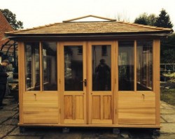 Беседка застекленная квадратная 0363