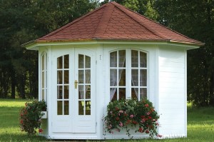 Беседка застекленная закрытого типа 0557