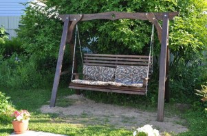 Качели садовые из дерева 0047