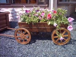 Цветочница садовая из дерева 0008