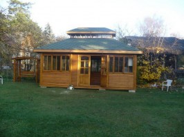 Беседка овальная закрытая (без гриля) 1133