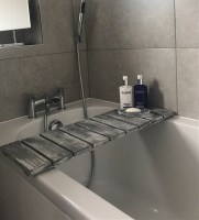 Полка-поднос для ванной комнаты из дерева 0009