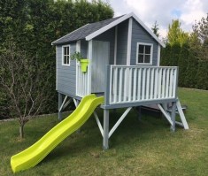 Игровой домик для детей из дерева (с горкой) 0089