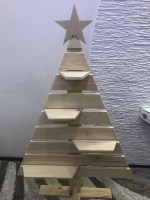 Деревянные елки для украшения витрин и интерьера 0023
