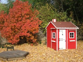 Домик игровой для детей из дерева 0124