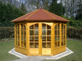 Беседка застекленная закрытого типа 0910