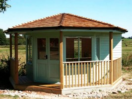 Застекленная беседка (закрытого типа) 0738