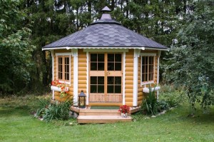 Застекленная деревянная беседка (гриль домик,барбекю) 0790