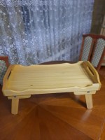 Поднос из дерева на ножках (лиственница) 0033