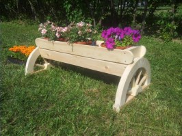 Цветочница садовая из дерева 0007