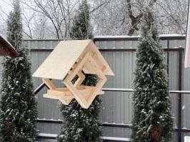 Кормушка для птиц 0055