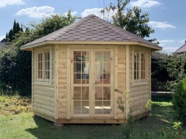 Беседка застекленная закрытого типа садовая из дерева для дачи 0190