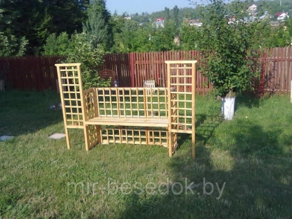 Скамейка садовая деревянная с решеткой для растений 0001